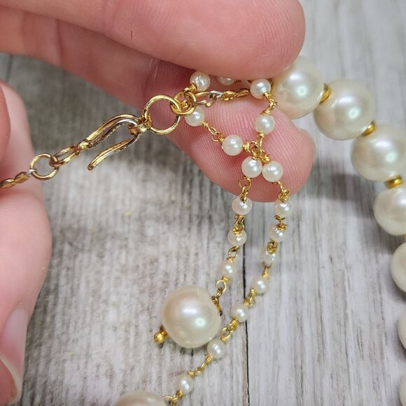 Fashion Costume Jewelry Green Gold White Pearls with Hook Back - Picture 5 of 9